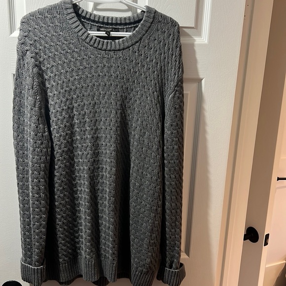 Grey knitted Banana Republic sweater - Picture 1 of 3